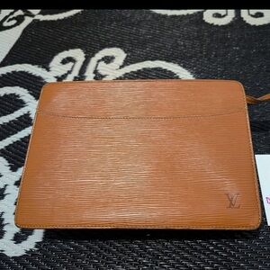 Louis Vuitton Epi Clutch